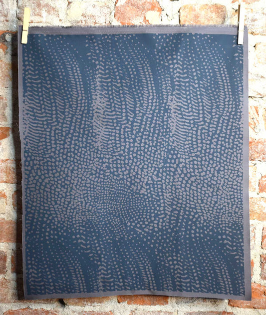 Guinea – Bold Feather Dot Print