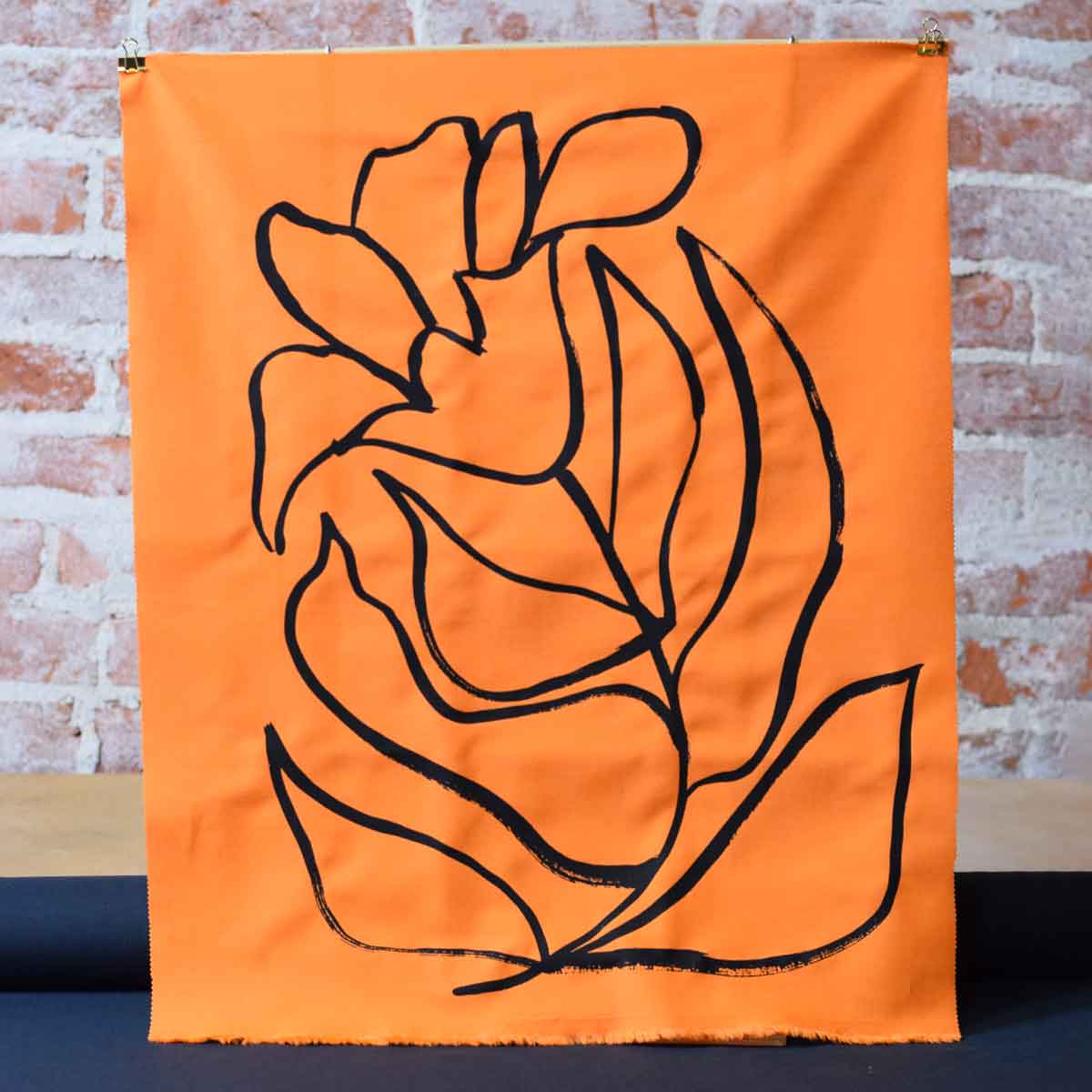 Lucy—Bold Floral Linework Design